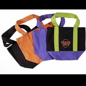TRADER JOE'S HALLOWEEN *SET OF 4 TOTES* NWT + FREE GIFT FAST SHIP! 🎁
